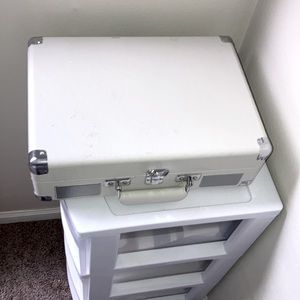 Nice record player in brand new condition